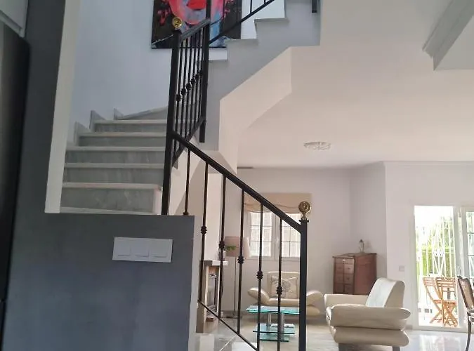 Town-house-style - On The Golden Mile Сasa de vacaciones Marbella