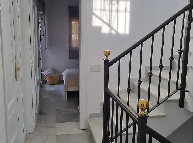 Nyaraló Town-house-style - On The Golden Mile Marbella