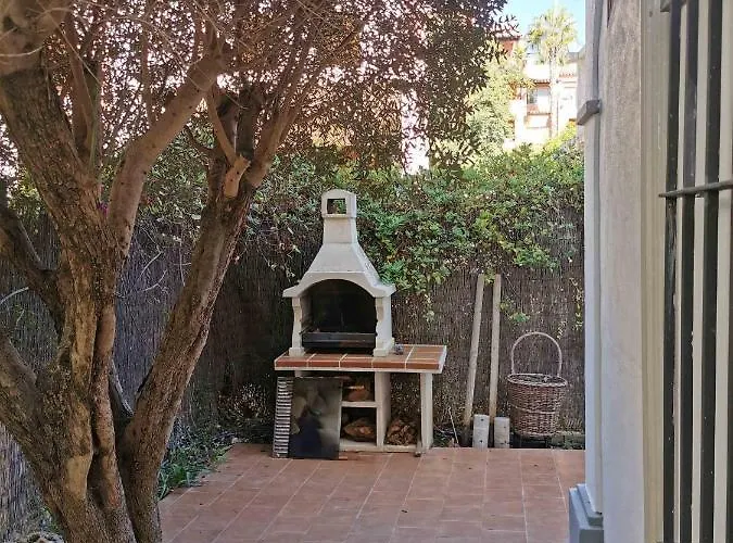 Town-house-style - On The Golden Mile